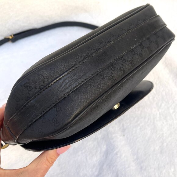 Gucci Black Shoulder Bag - Picture 8 of 15